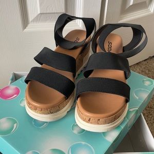 Soda sandals